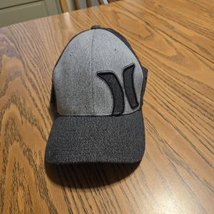 Men's Hurley FlexFit embroidery stitched grey & black hat in great condition